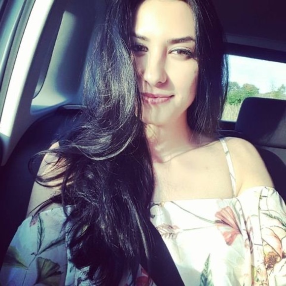 Meet your Posher, Anisa - Picture 1 of 1